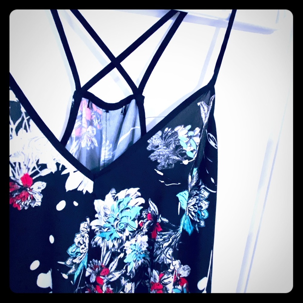 💜3/$15💜 A-frame top bought in Spain